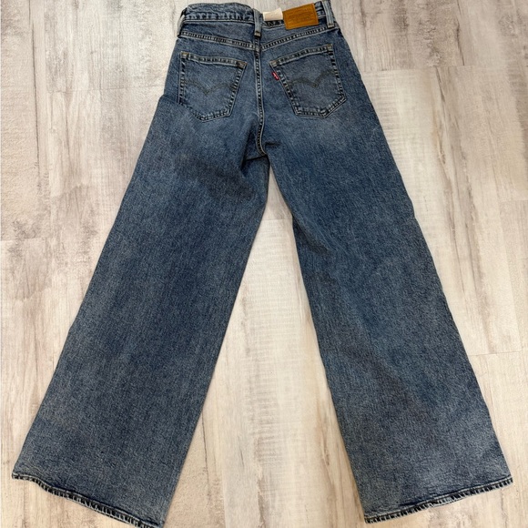 Levi’s High Rise Wide Leg Women's Jeans - Picture 5 of 7